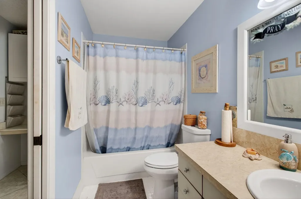 5050 Nesting Way Delray Beach FL 33484