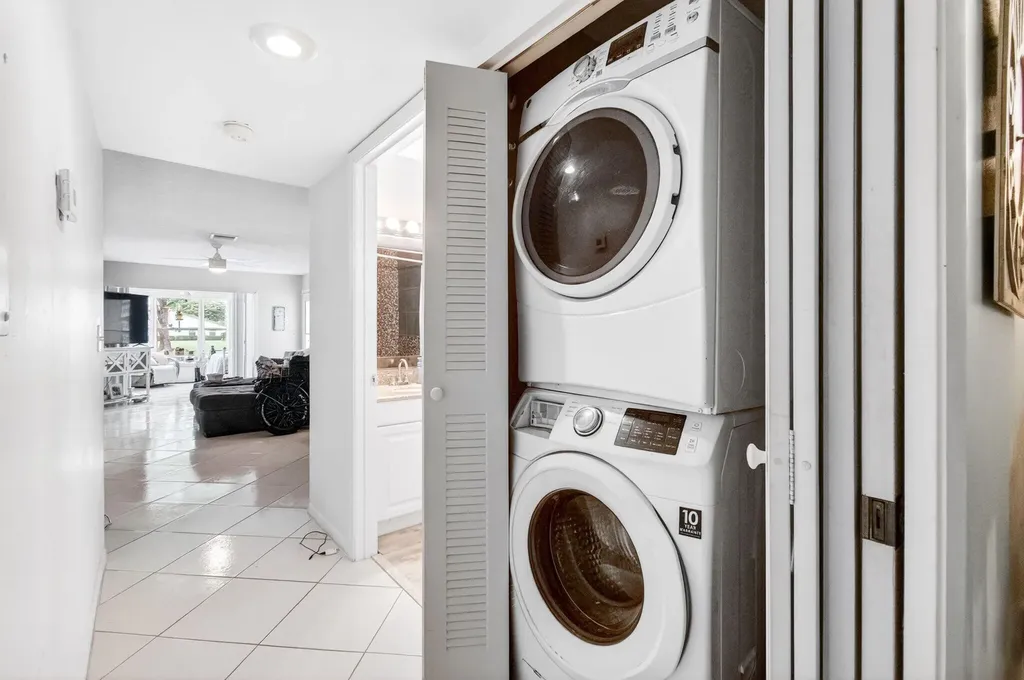 5050 Nesting Way Delray Beach FL 33484