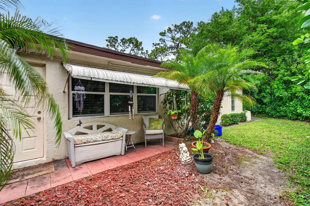 5050 Nesting Way Delray Beach FL 33484