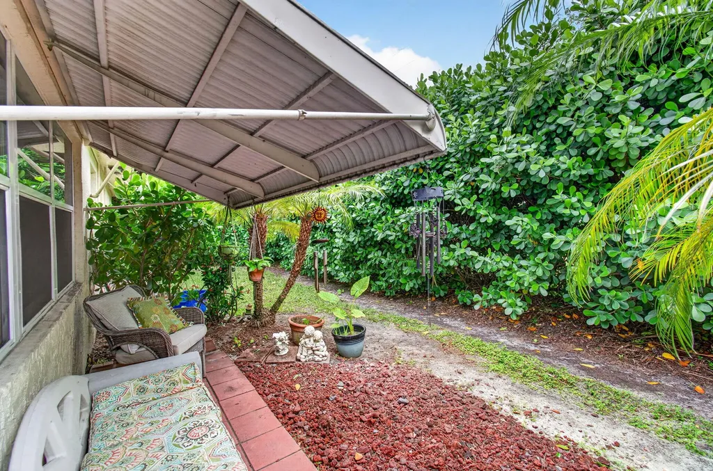 5050 Nesting Way Delray Beach FL 33484