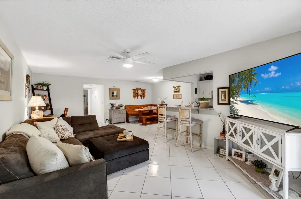 5050 Nesting Way Delray Beach FL 33484