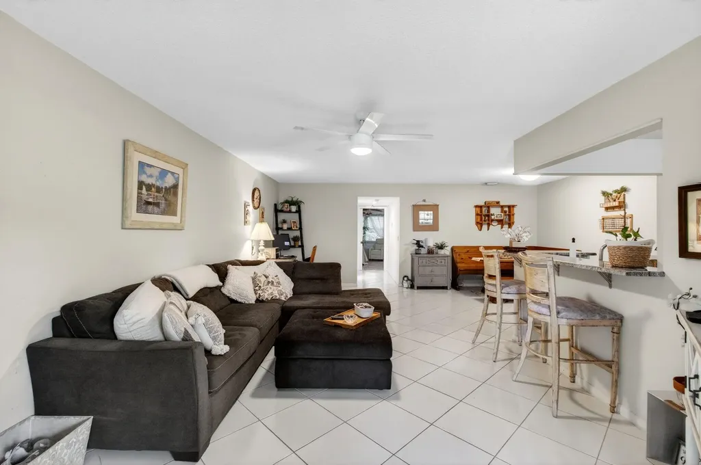 5050 Nesting Way Delray Beach FL 33484