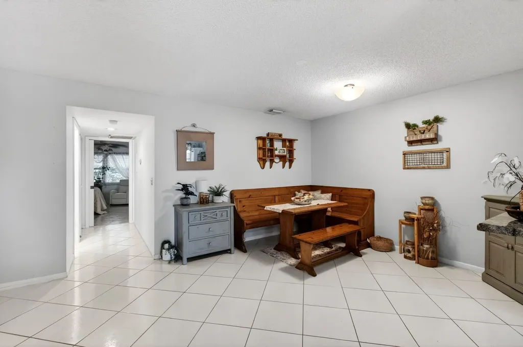 5050 Nesting Way Delray Beach FL 33484