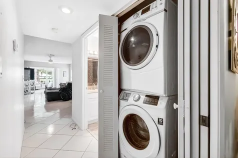 5050 Nesting Way Delray Beach FL 33484