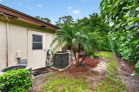 5050 Nesting Way Delray Beach FL 33484