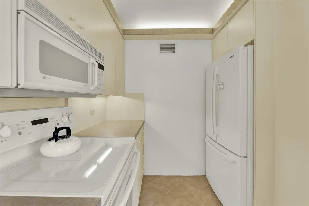 1010 S Ocean Boulevard Pompano Beach FL 33062