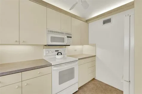 1010 S Ocean Boulevard Pompano Beach FL 33062
