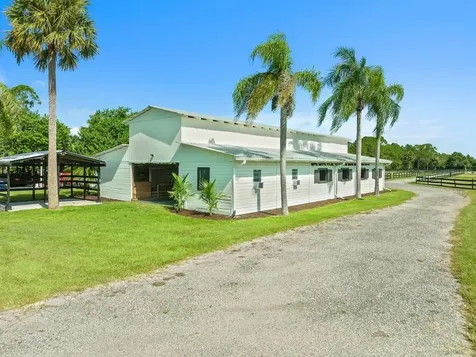8530 8th Street Vero Beach FL 32968