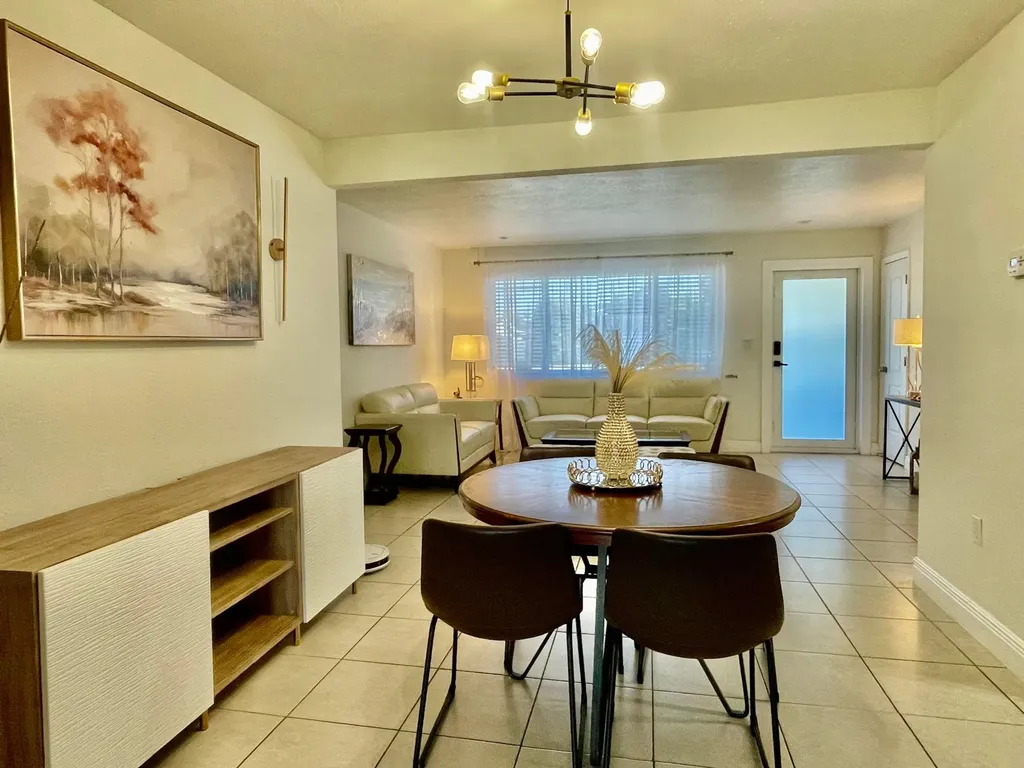 7661 Farragut Street Hollywood FL 33024