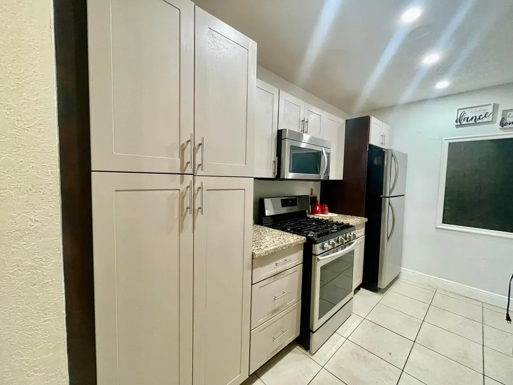 7661 Farragut Street Hollywood FL 33024
