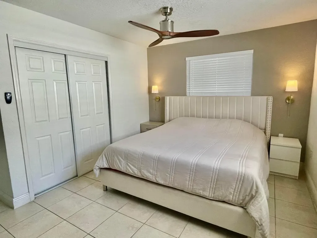 7661 Farragut Street Hollywood FL 33024