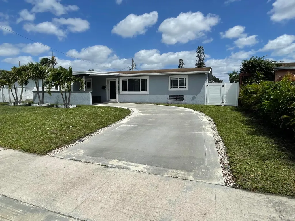 7661 Farragut Street Hollywood FL 33024
