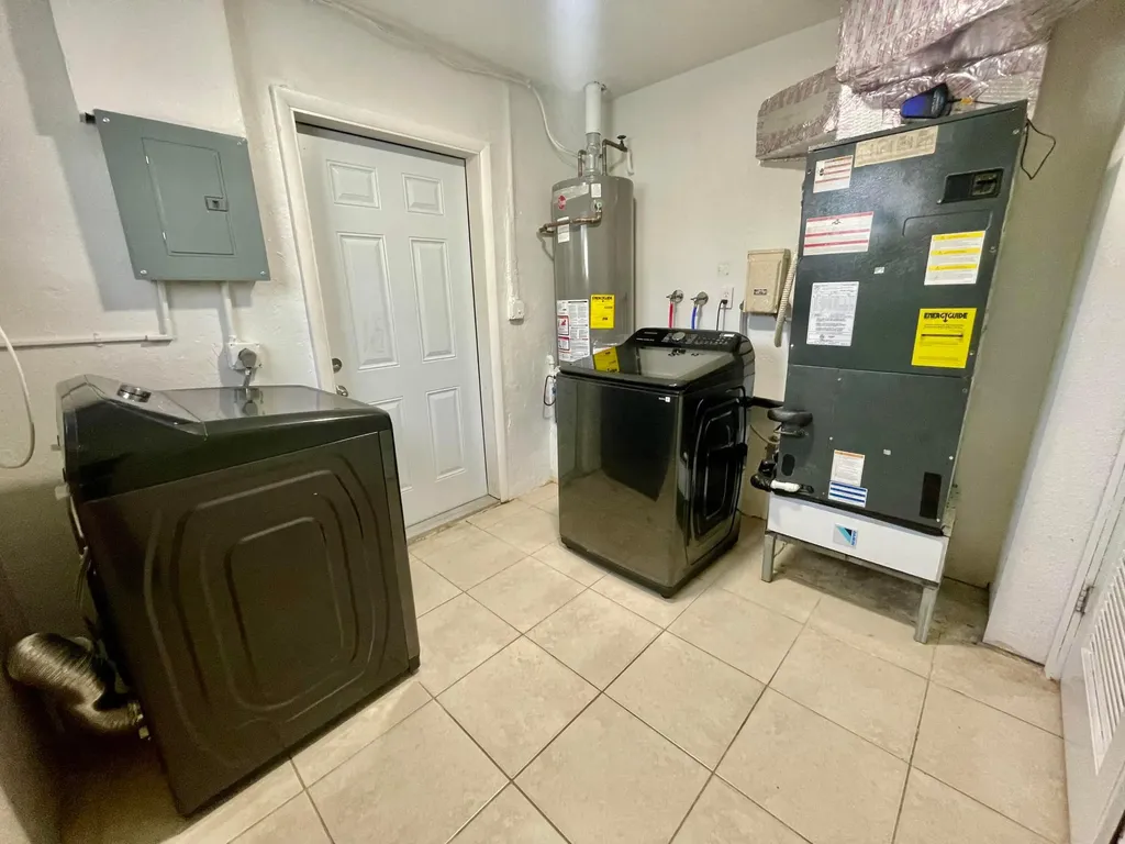 7661 Farragut Street Hollywood FL 33024