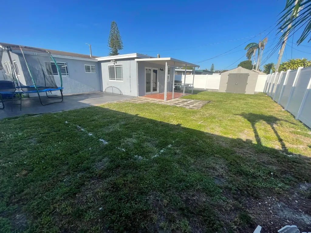 7661 Farragut Street Hollywood FL 33024