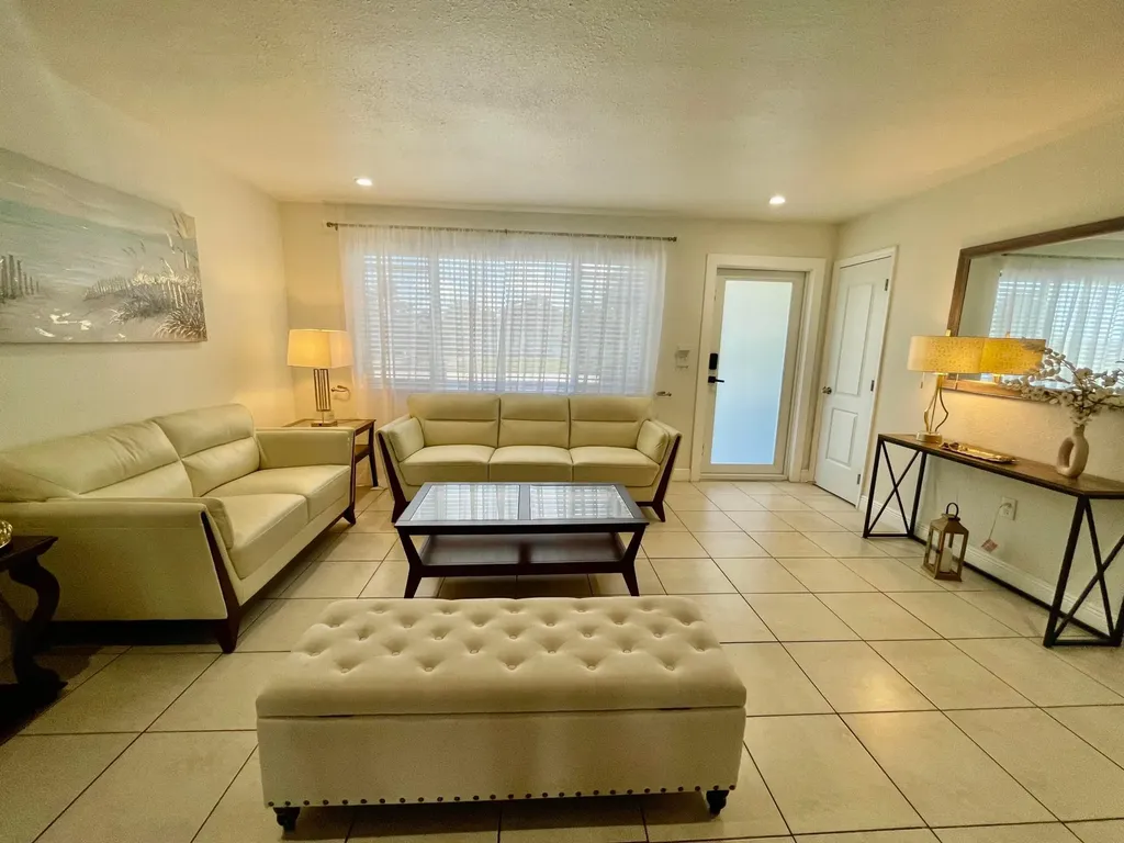 7661 Farragut Street Hollywood FL 33024