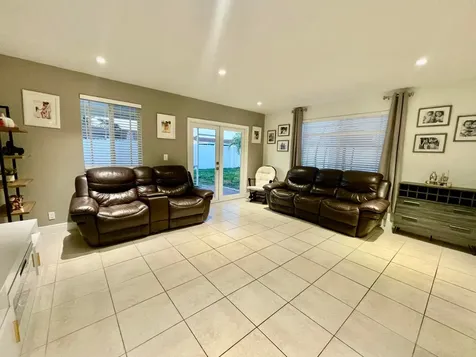 7661 Farragut Street Hollywood FL 33024