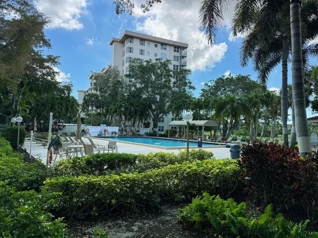 3507 Oaks Way Pompano Beach FL 33069