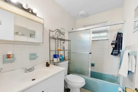111 NE 57th Street Oakland Park FL 33334