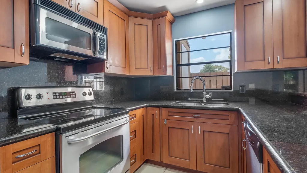 2026 SW 81st Way Davie FL 33324