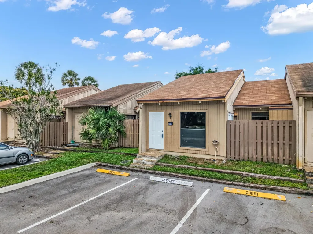 2026 SW 81st Way Davie FL 33324