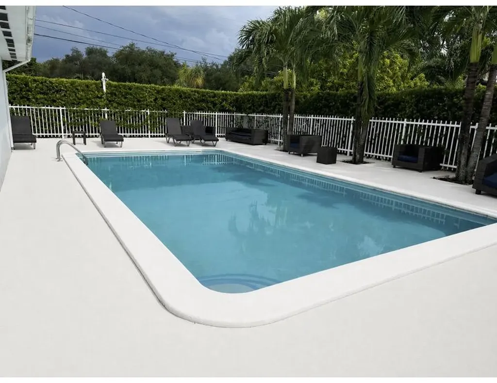 88 NE 154th Street North Miami Beach FL 33162