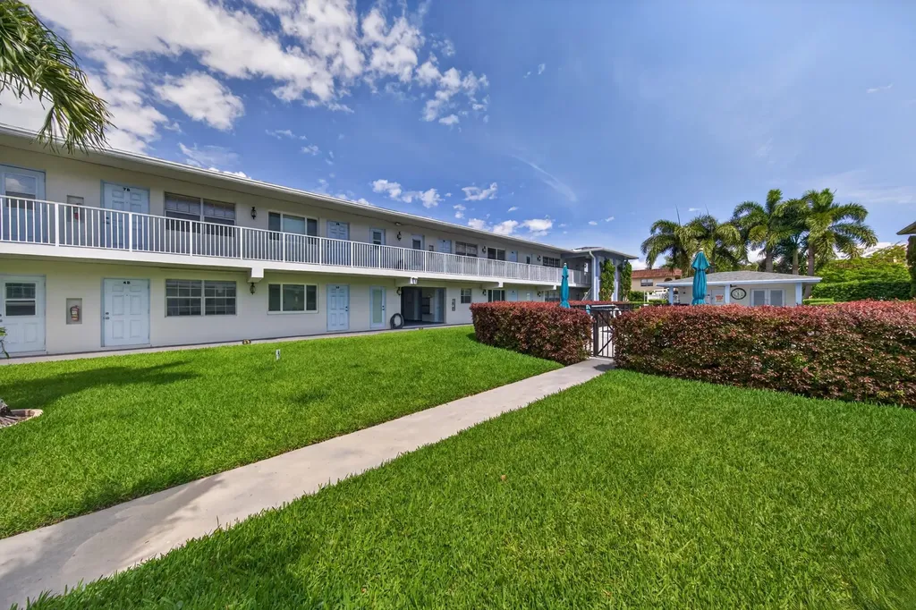 2110 NE 42nd Street Lighthouse Point FL 33064