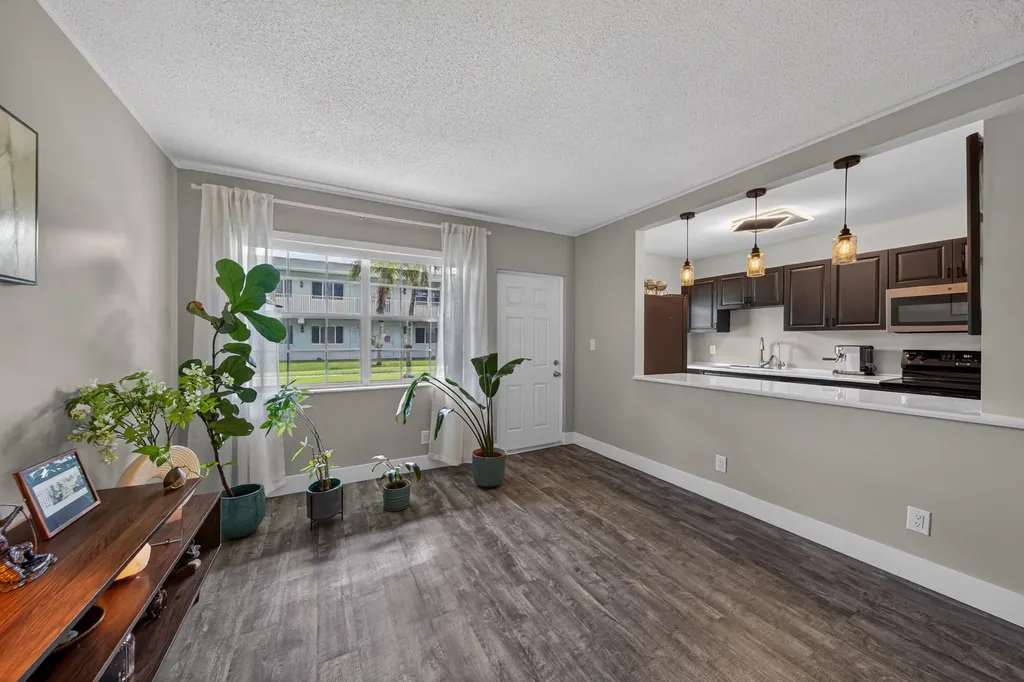 2110 NE 42nd Street Lighthouse Point FL 33064