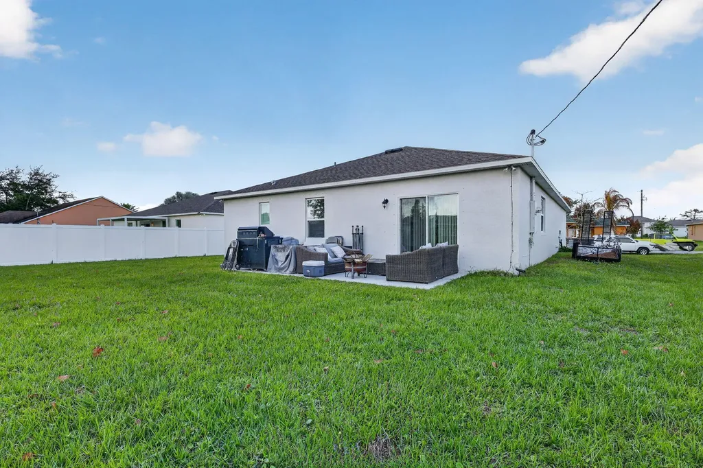 535 SW Butler Avenue Port St Lucie FL 34983