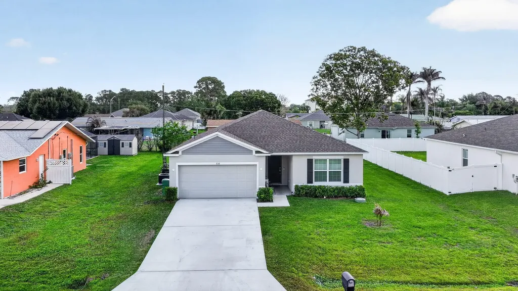 535 SW Butler Avenue Port St Lucie FL 34983