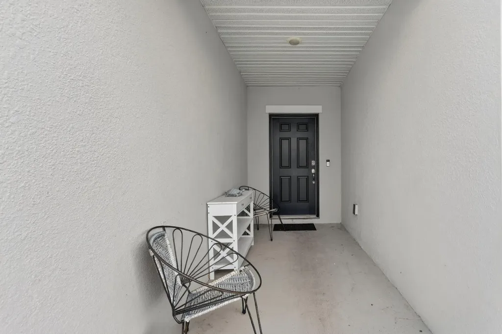535 SW Butler Avenue Port St Lucie FL 34983