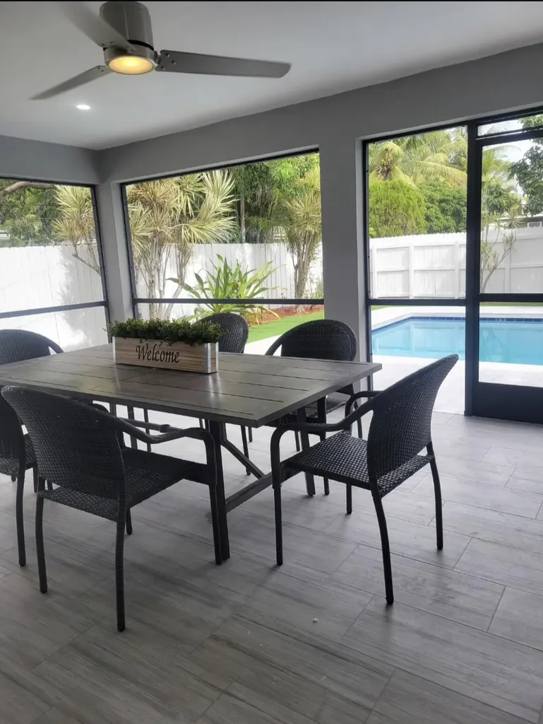 404 SE 6th Avenue Deerfield Beach FL 33441