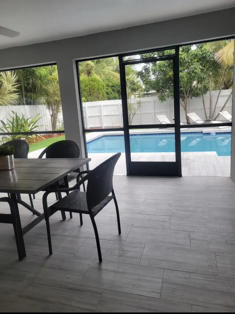 404 SE 6th Avenue Deerfield Beach FL 33441