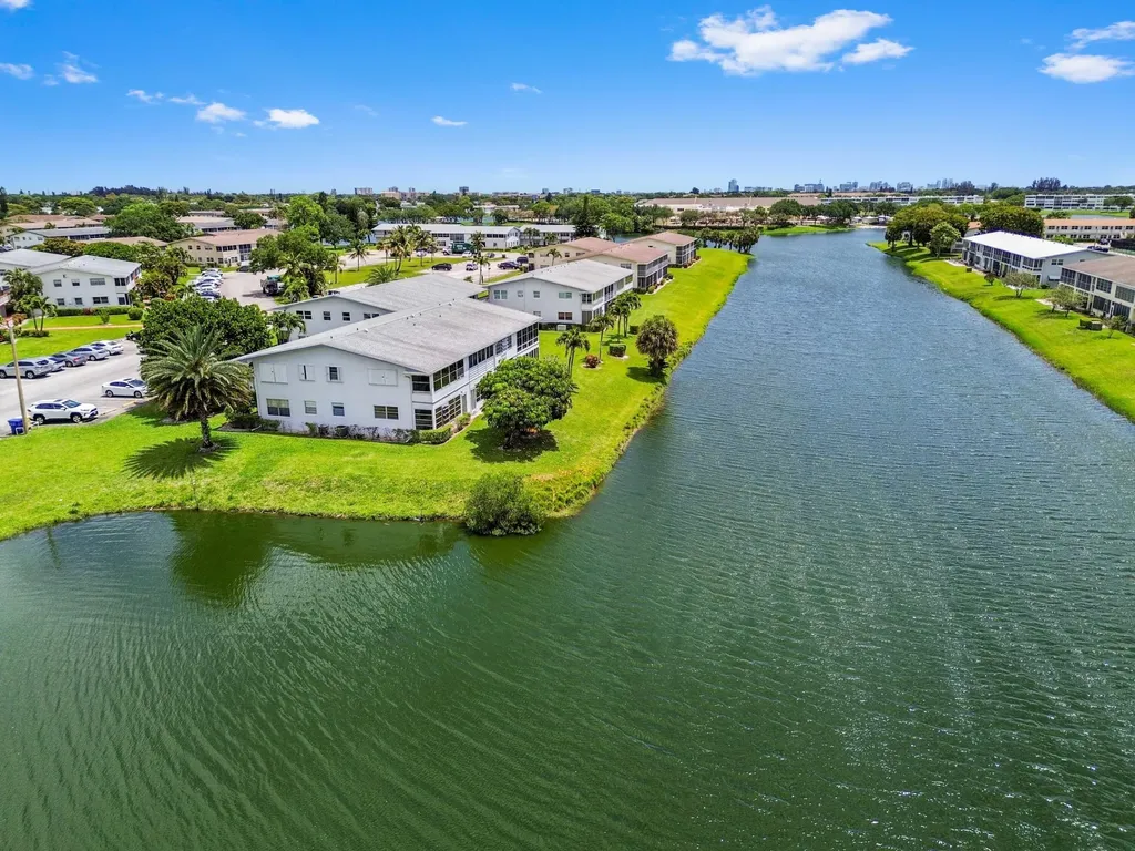 2 Chatham A West Palm Beach FL 33417