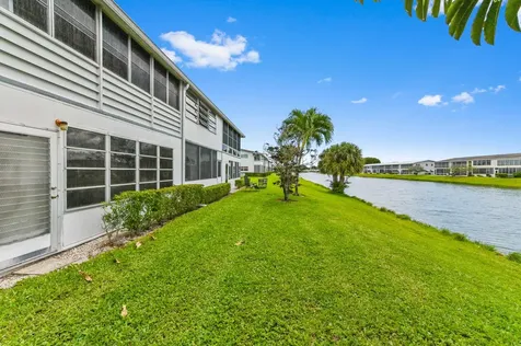 2 Chatham A West Palm Beach FL 33417