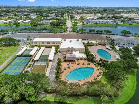 2 Chatham A West Palm Beach FL 33417