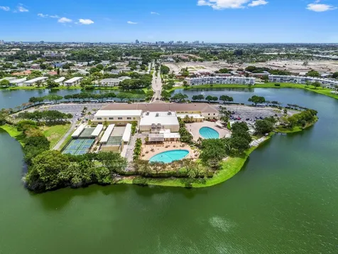 2 Chatham A West Palm Beach FL 33417