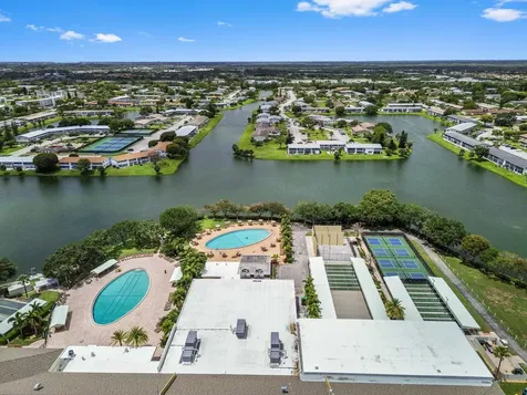 2 Chatham A West Palm Beach FL 33417