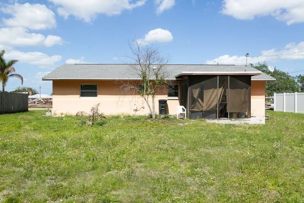 734 SE Arton Lane Port St Lucie FL 34983