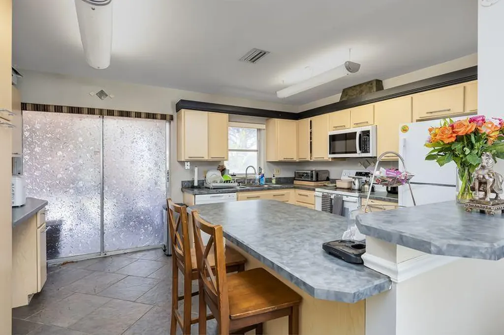 734 SE Arton Lane Port St Lucie FL 34983