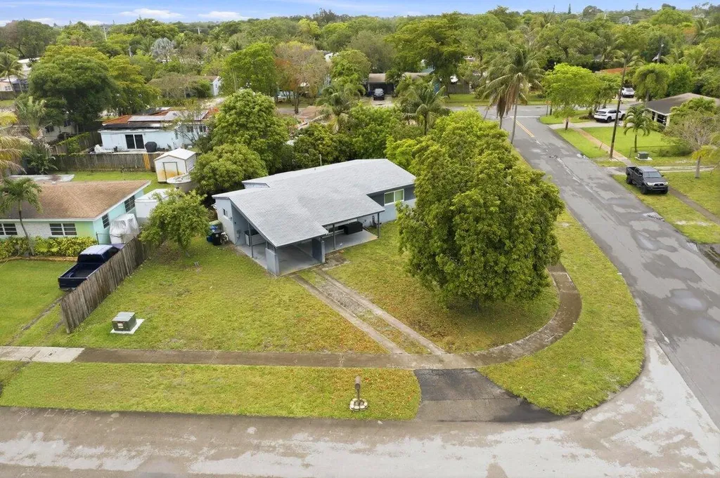 2421 SW 16th Street Fort Lauderdale FL 33312