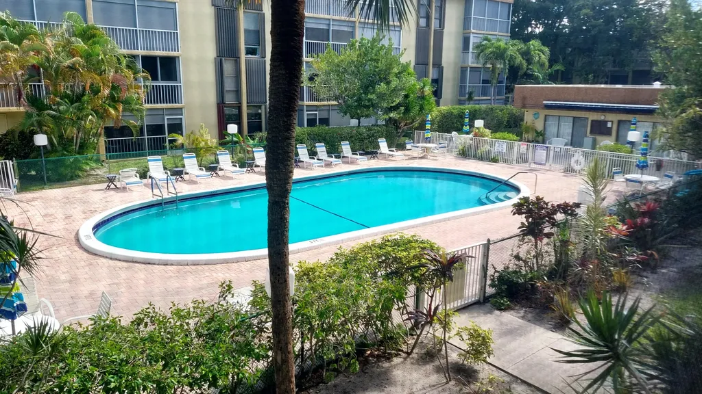 367 S Federal Highway Deerfield Beach FL 33441
