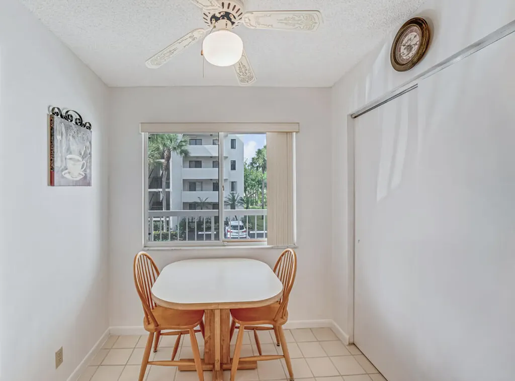 3146 Via Poinciana Lake Worth FL 33467
