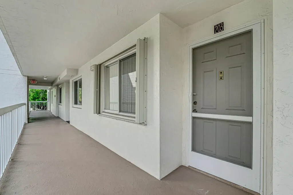 3146 Via Poinciana Lake Worth FL 33467