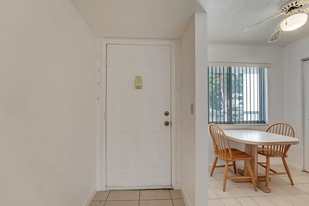 3146 Via Poinciana Lake Worth FL 33467