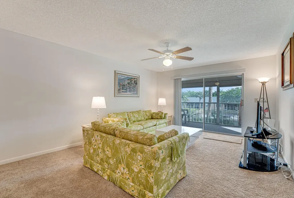 3146 Via Poinciana Lake Worth FL 33467