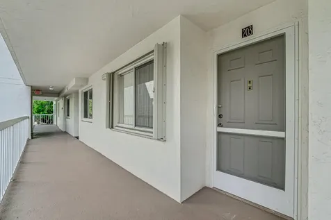 3146 Via Poinciana Lake Worth FL 33467