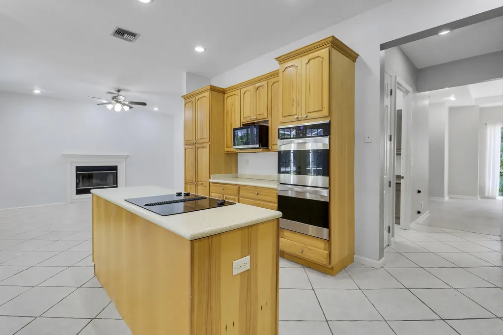 13747 55th Road N West Palm Beach FL 33411