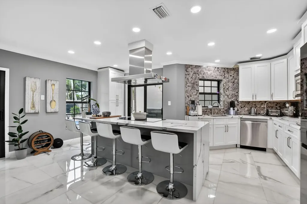 23260 Mirabella Circle N Boca Raton FL 33433