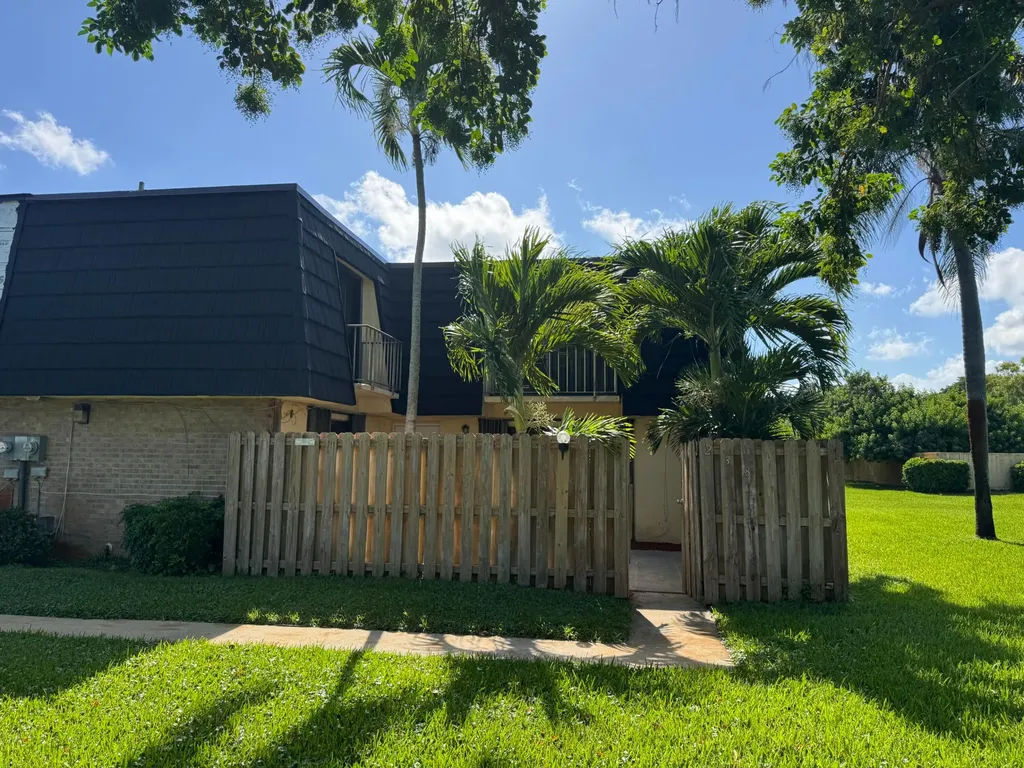 238 Woodland Road Palm Springs FL 33461