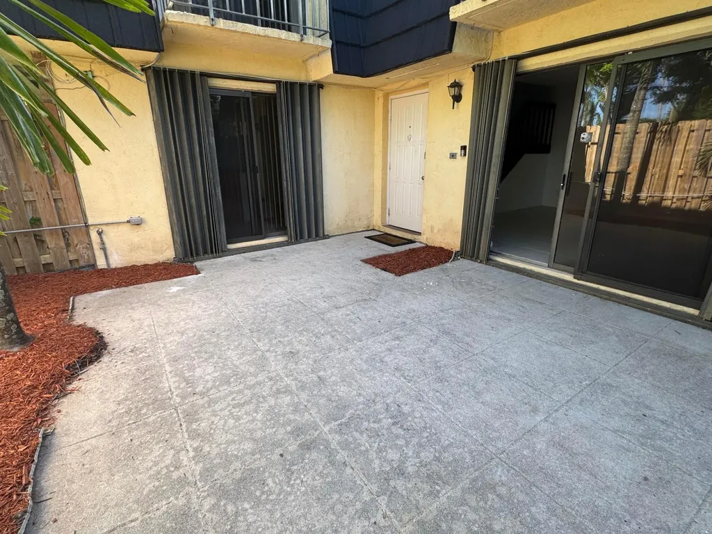238 Woodland Road Palm Springs FL 33461